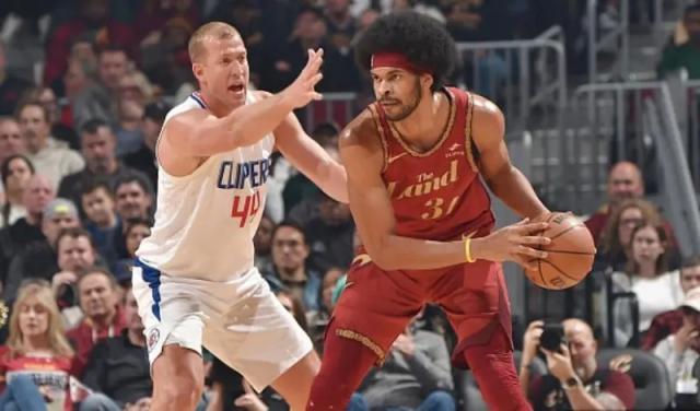 百家乐-米切尔放开抡骑士连战连捷 交易加兰势在必行？